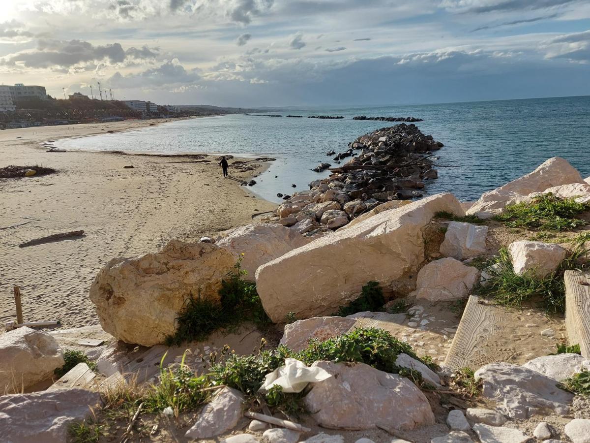 I Tre Marchi Rooms Camera Sabbia Termoli Esterno foto